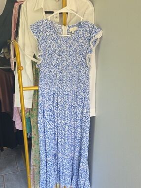 Lost + Wander Blue & White Floral Smocked Midi Dress